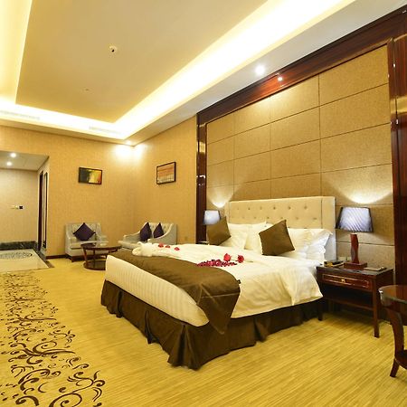 Holiday Khaleej Riyad Extérieur photo
