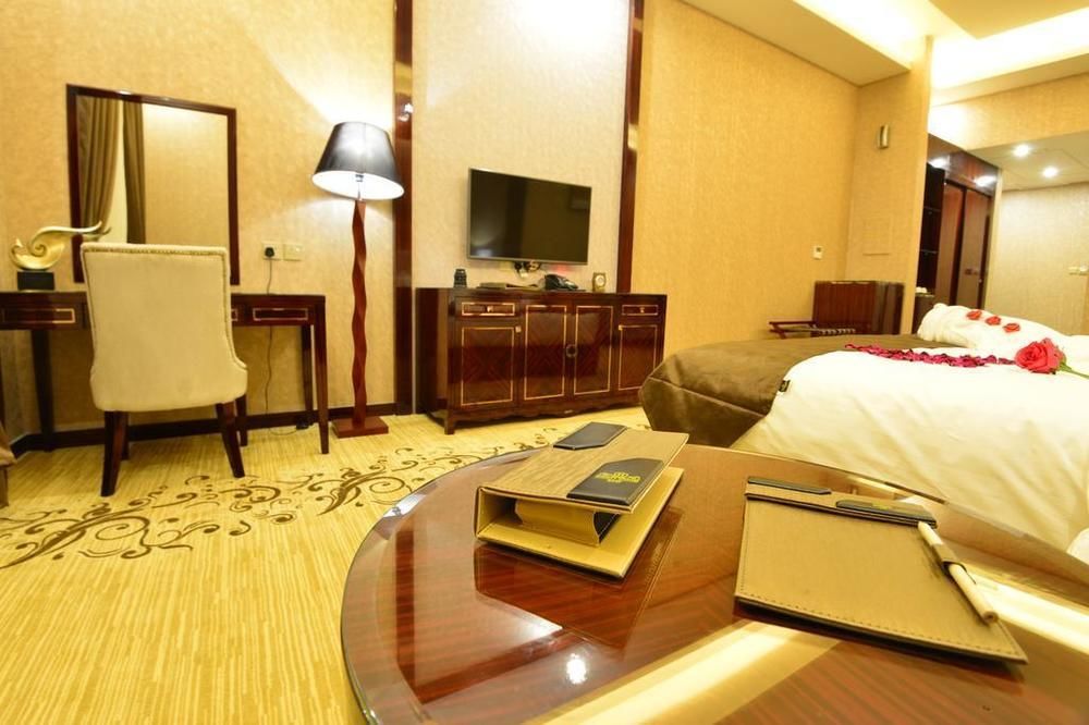 Holiday Khaleej Riyad Extérieur photo